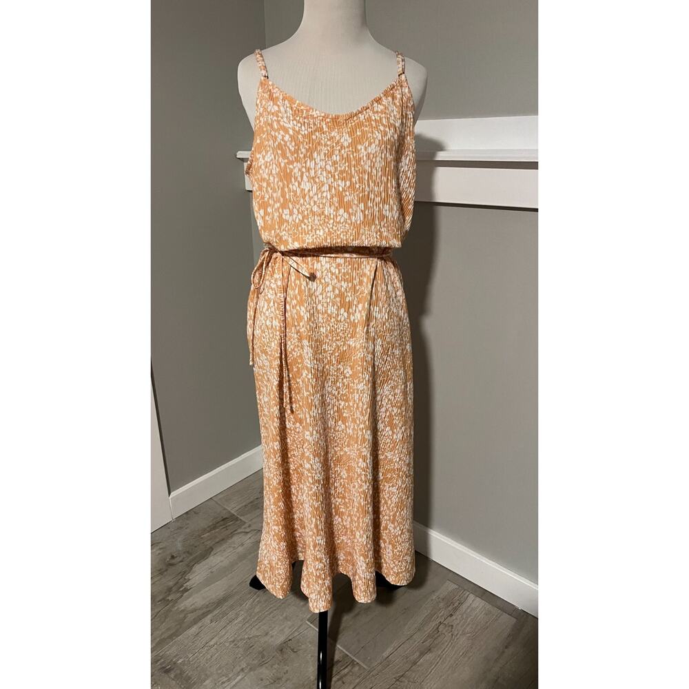 Hayden Los Angeles Midi Dress - Size M - 100% Polyester - Relaxed Fit Add effort